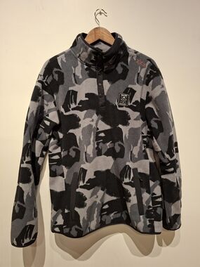 Bauer Men's Gray & Black Camo Fleece Pullover